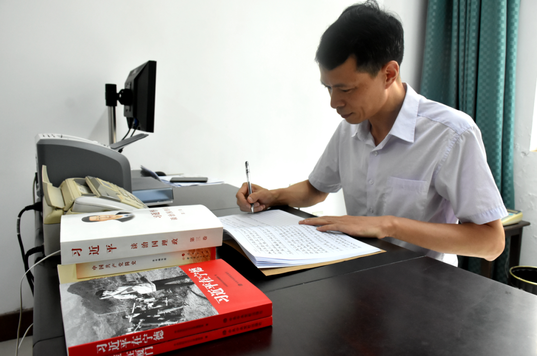 公司黨支部書記楊飛獲得“福建省優秀黨務工作者”